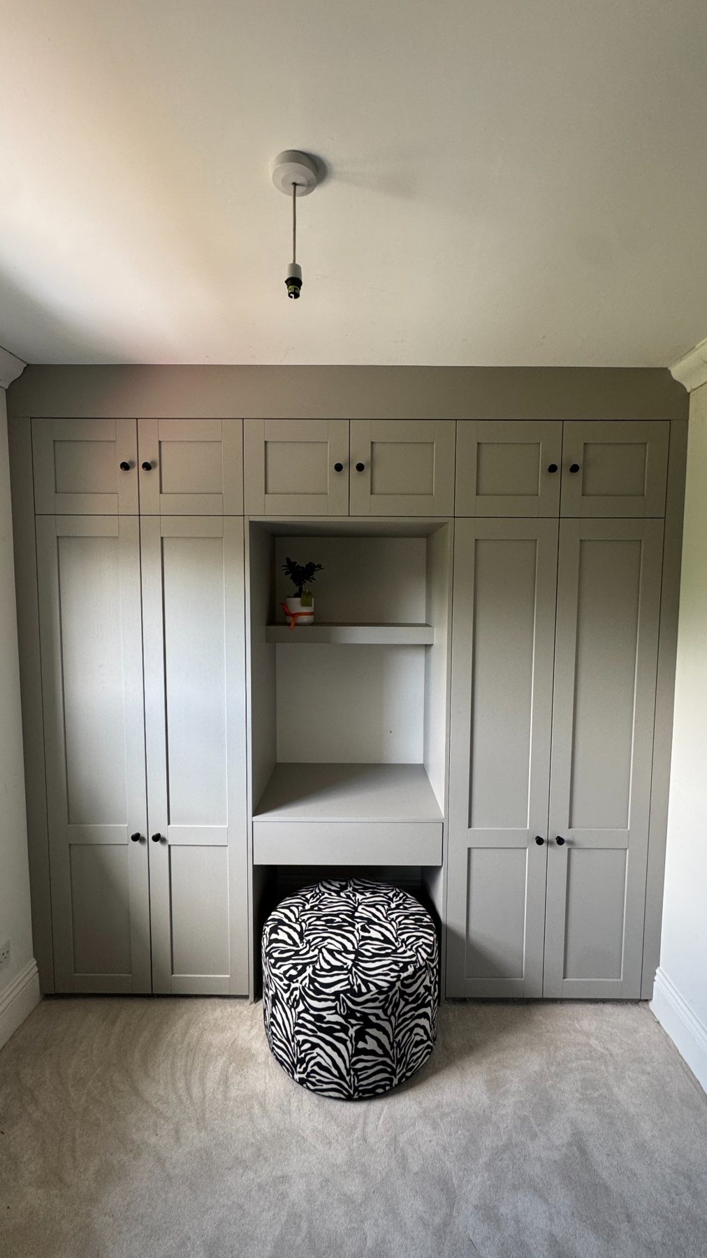 Wardrobes & storage